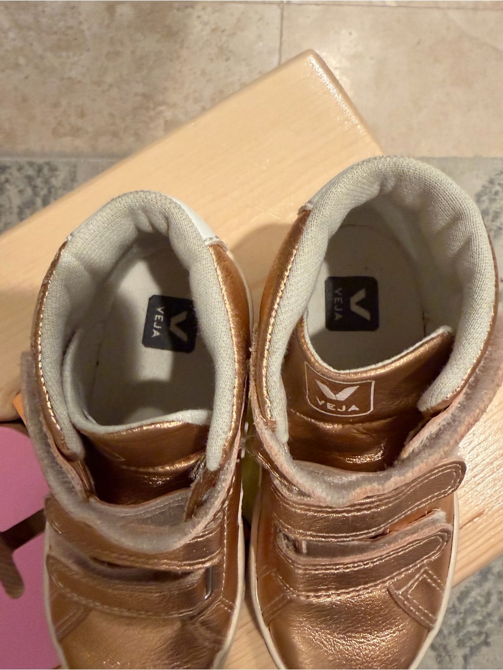 Veja Kids Copper Metallic High-Top Sneakers with White V - Picture 3 of 4